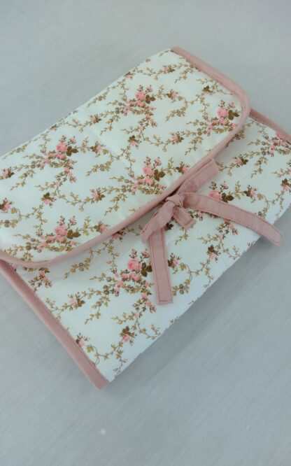 Trocador Portátil de Bolsa Rose Floral