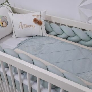 Kit Berço Bichos Baby em percal 250 fios e linho branco verde menta e caqui
